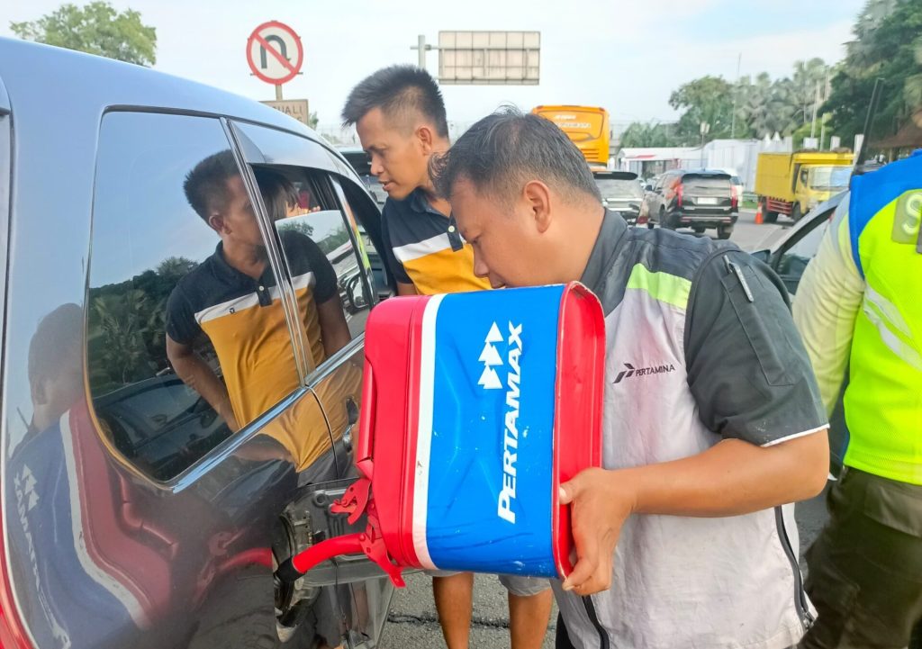Sigapnya Motoris Pertamina Layani Pemudik yang Kehabisan&nbsp;BBM