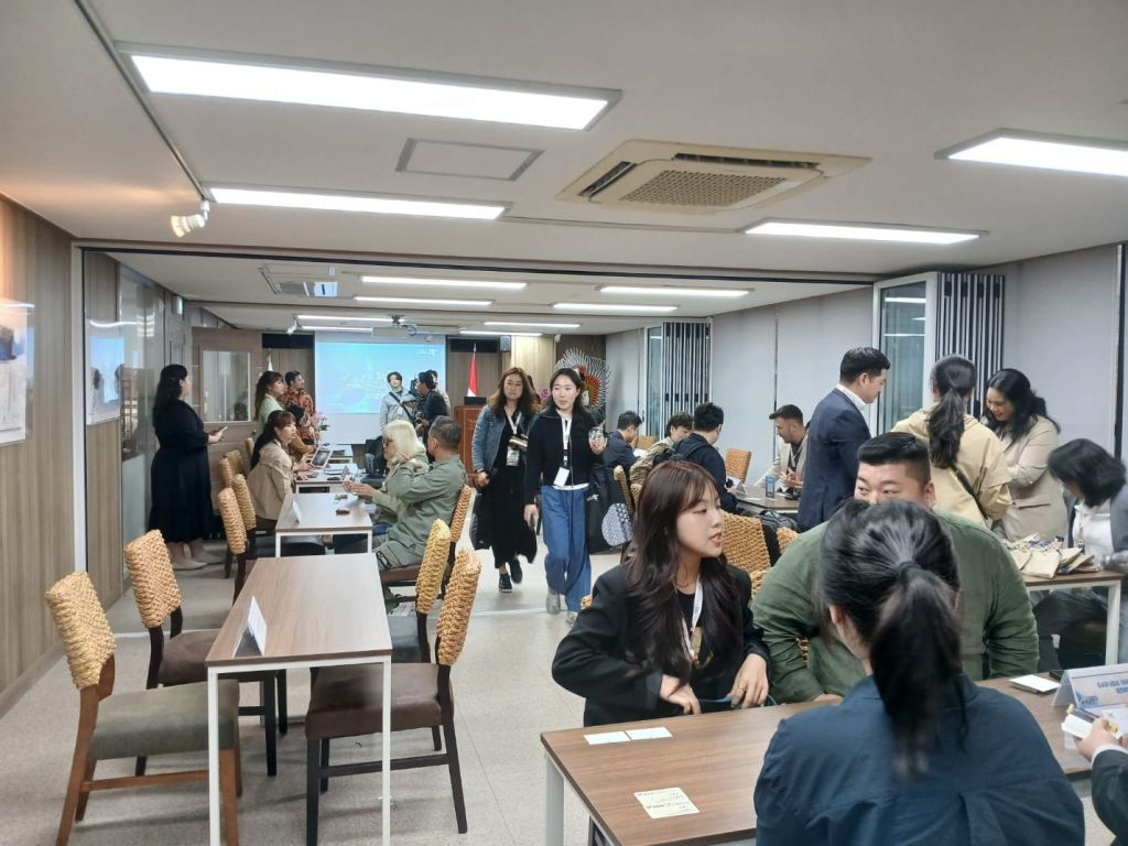 Kemenparekraf Lakukan Misi Penjualan di Busan Jaring Wisman Asal Korea&nbsp;Selatan