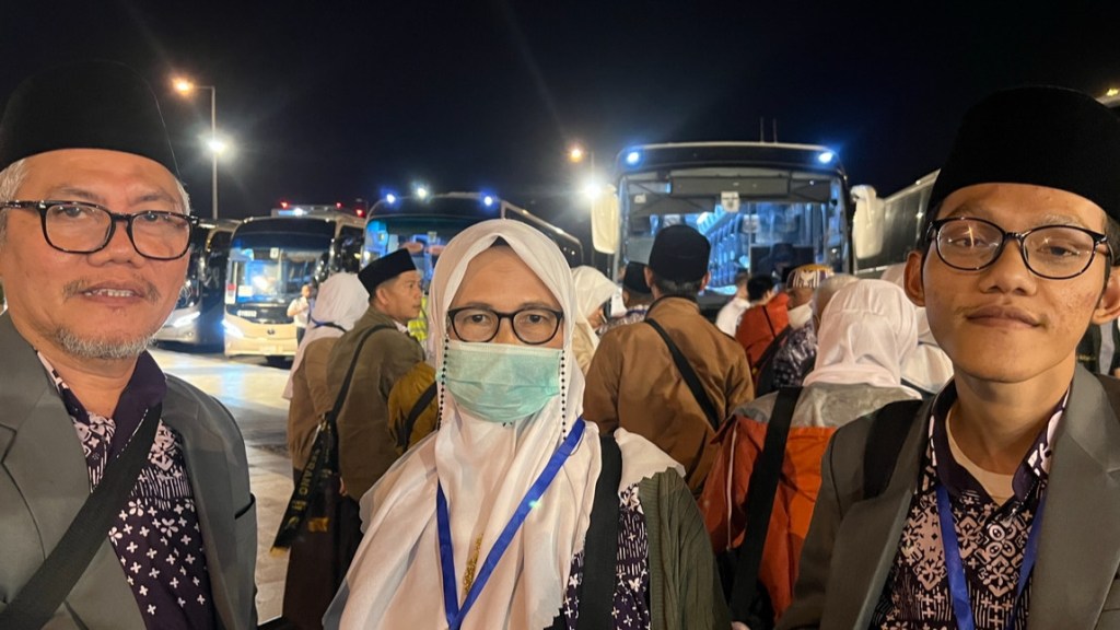 Satu Keluarga Guru ke Tanah Suci, Ucap Terima Kasih atas Layanan Terbaik Petugas Haji