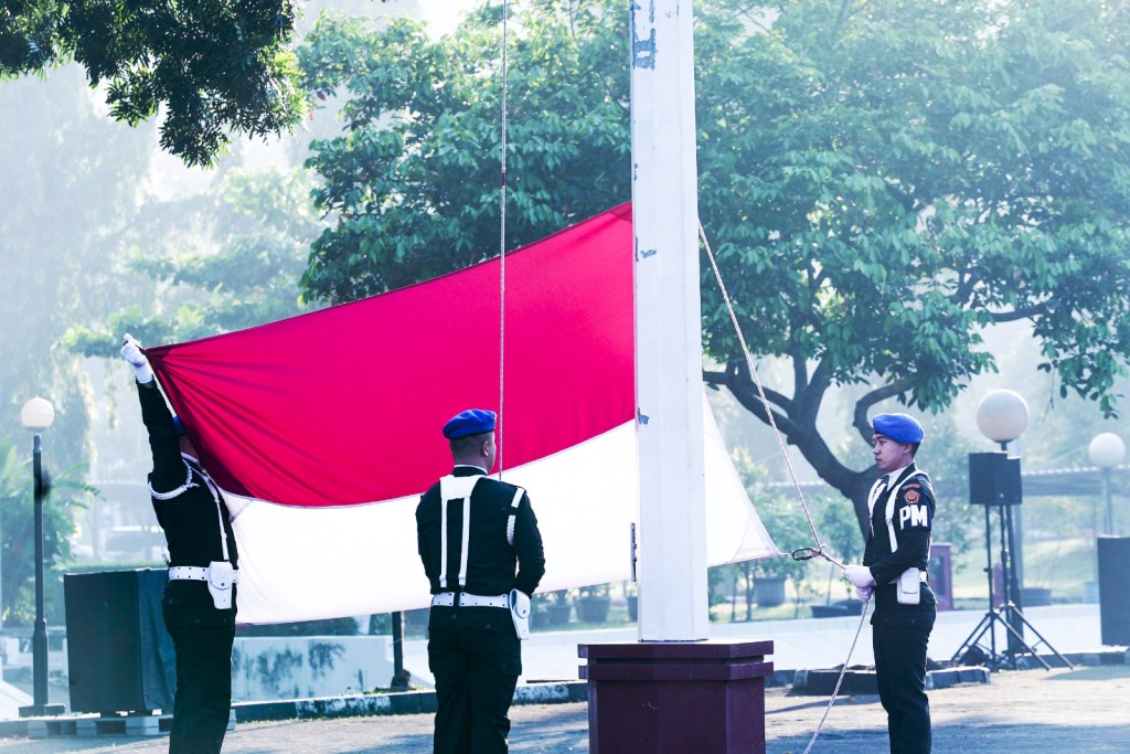 Gelar Upacara Bendera, Panglima TNI Peringatkan Ancaman Siber dan Judi&nbsp;Online