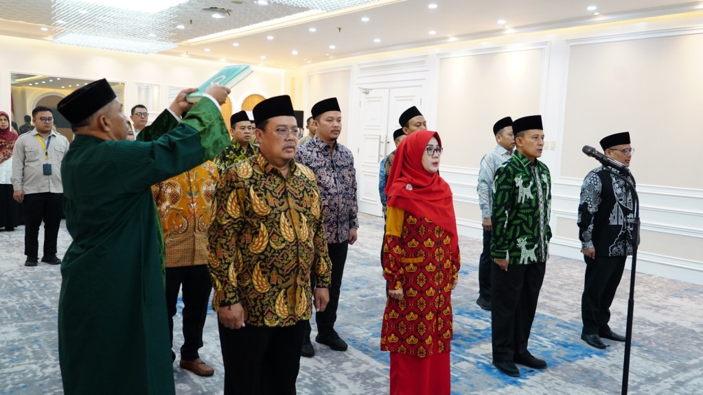 Lantik Pejabat Eselon III dan IV, Sekjen Kemenag: Amanah dan&nbsp;Profesional
